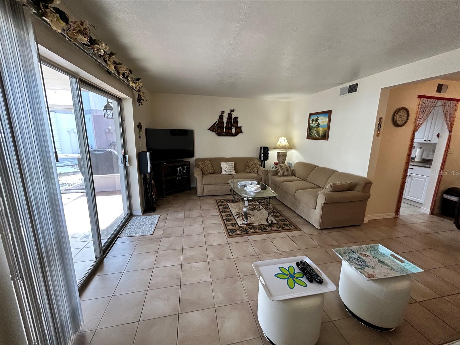 Image 4 of 20 For 4225 38th Avenue S 63f