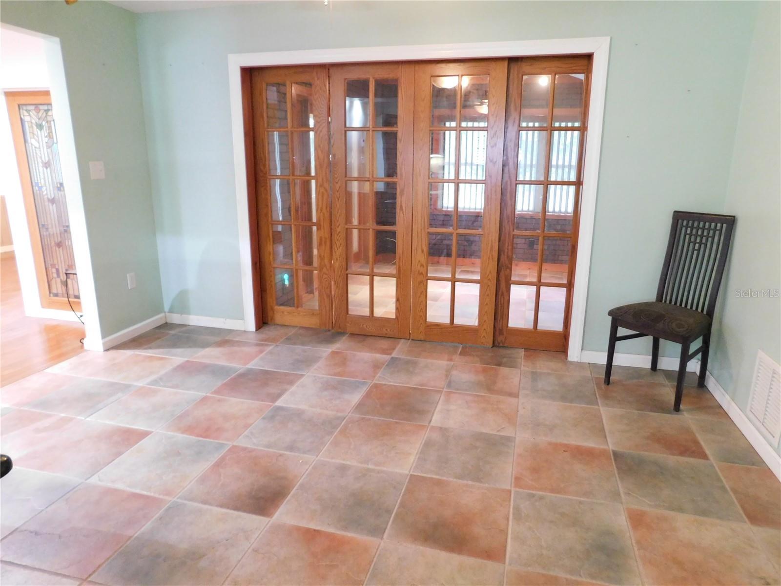 Image 13 of 62 For 888 Forest Glen Road