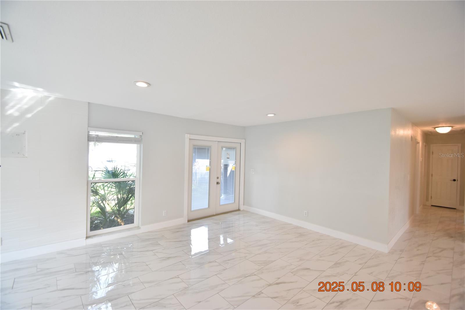 Image 4 of 48 For 1019 Spindle Palm Way