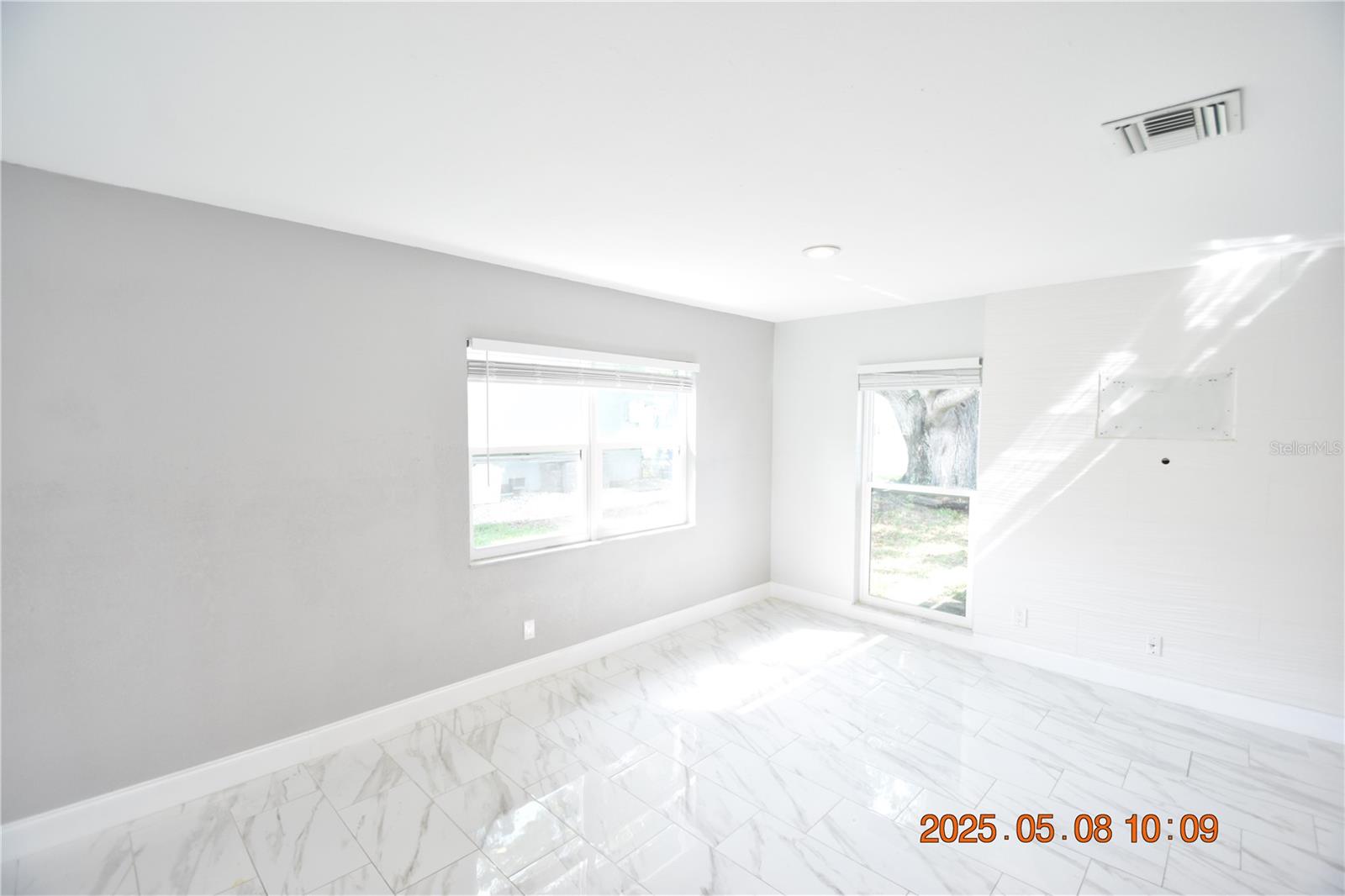 Image 6 of 48 For 1019 Spindle Palm Way