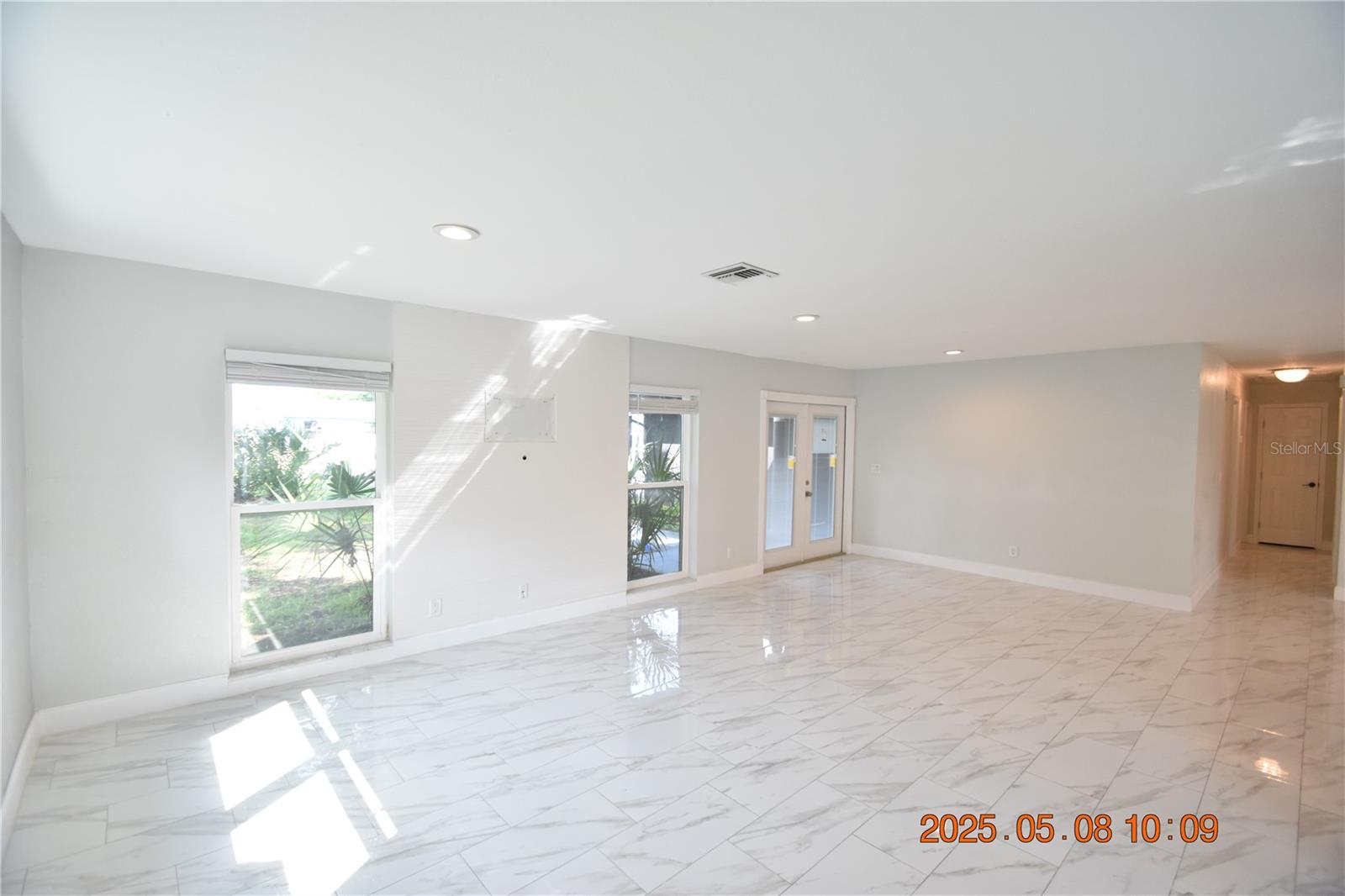 Image 7 of 48 For 1019 Spindle Palm Way