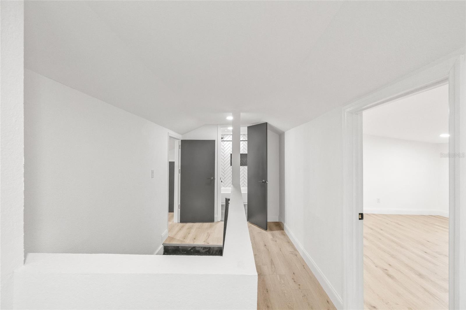Image 30 of 39 For 7 Hamilton Heath Drive