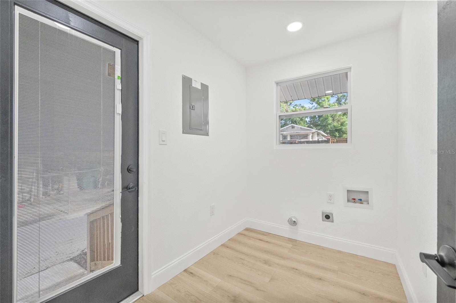 Image 31 of 39 For 7 Hamilton Heath Drive