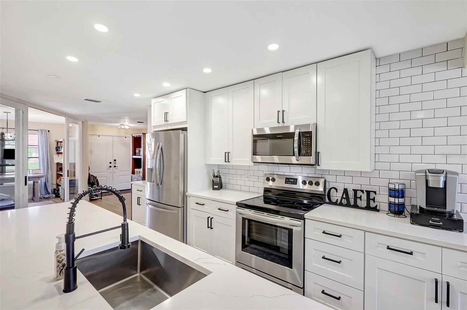 Image 20 of 58 For 864 Pinewood Terrace W