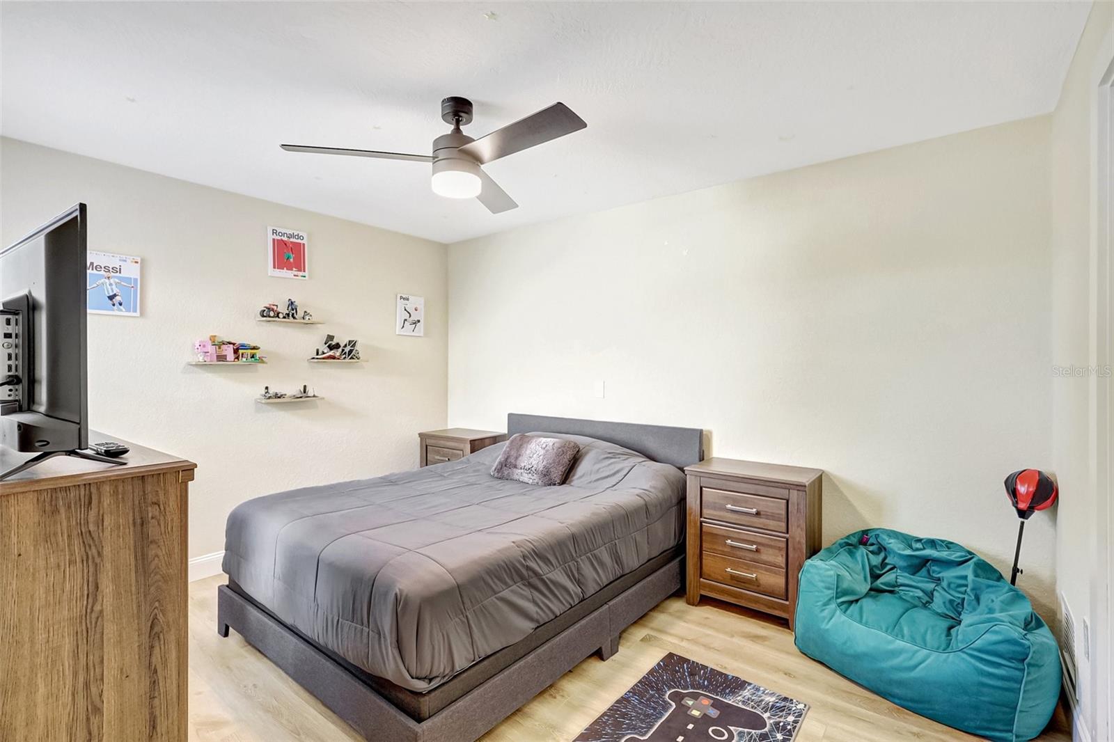 Image 37 of 58 For 864 Pinewood Terrace W