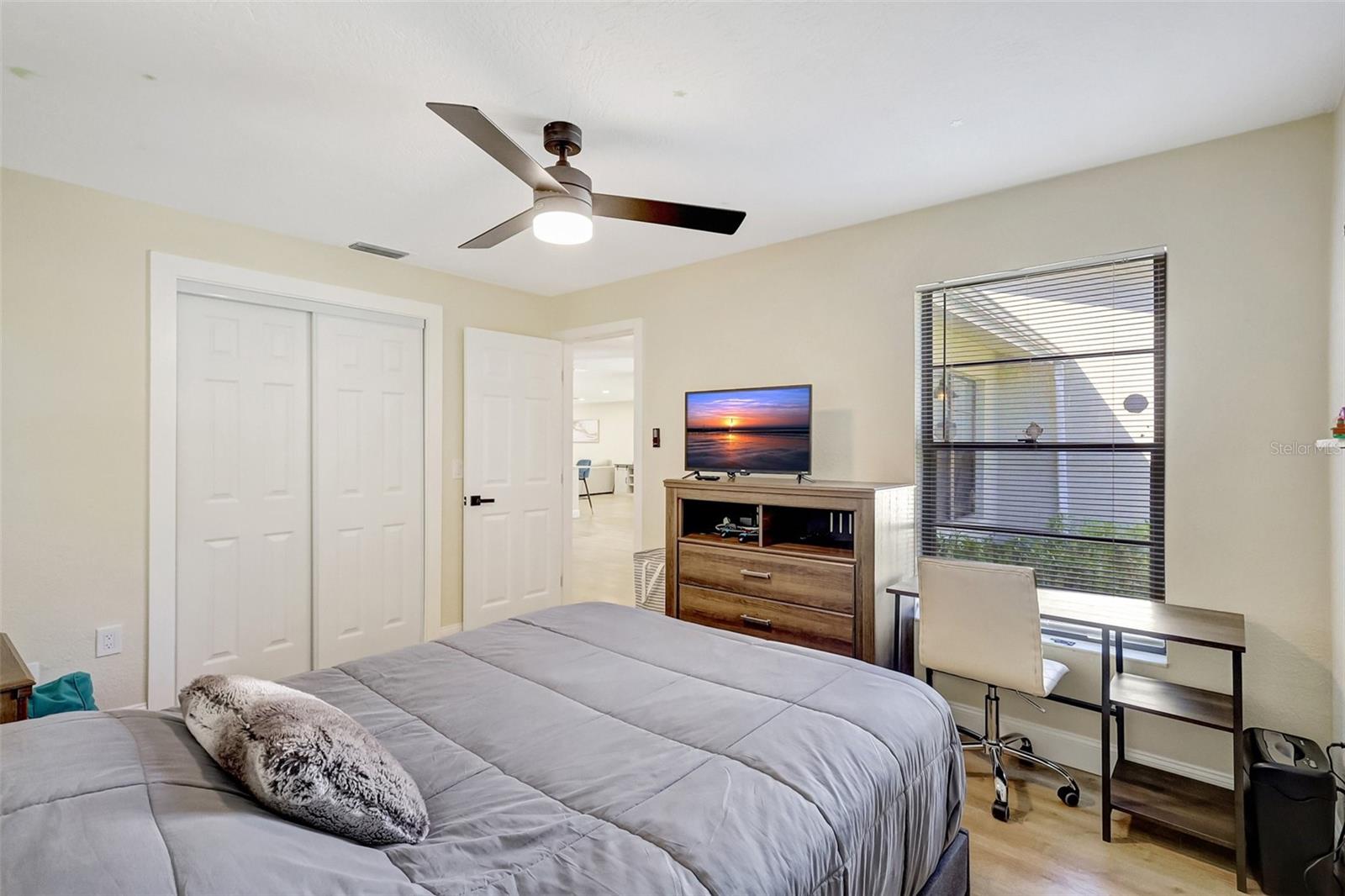 Image 38 of 58 For 864 Pinewood Terrace W