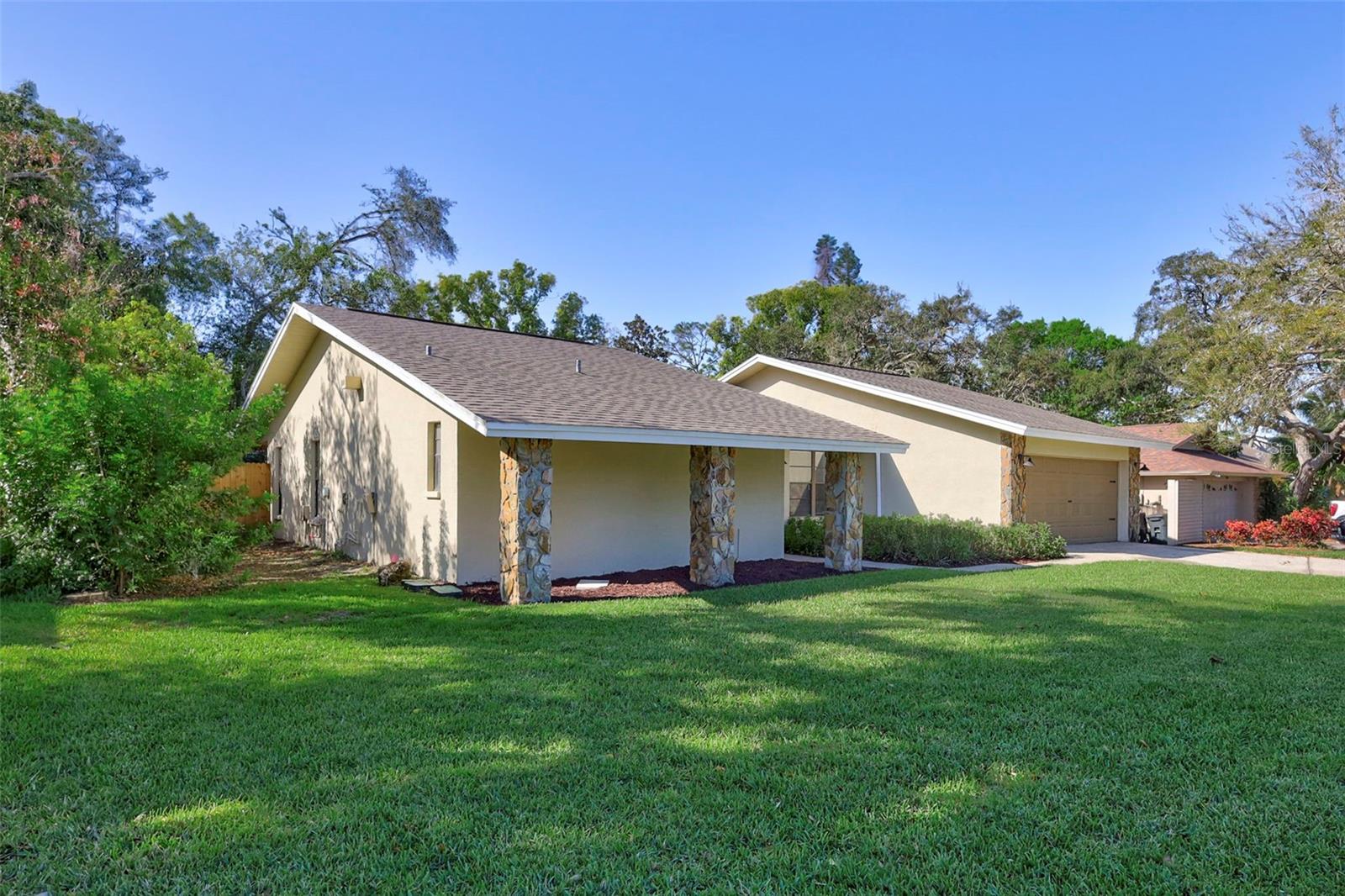 Image 4 of 58 For 864 Pinewood Terrace W