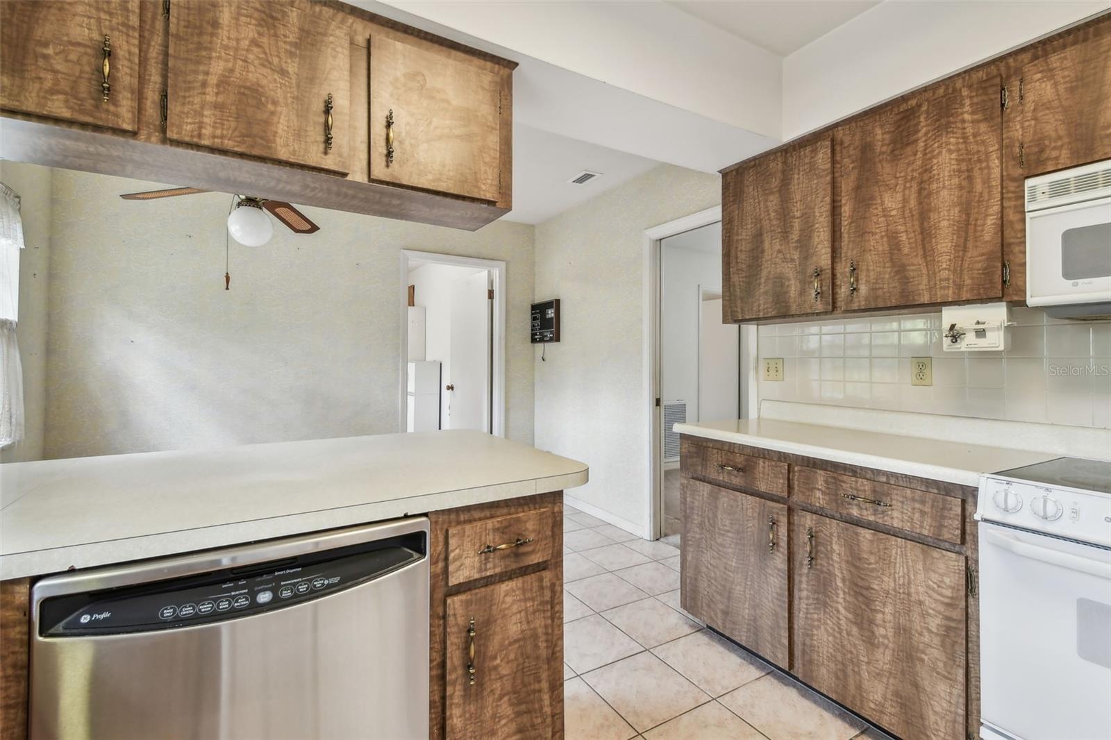 Image 23 of 72 For 103 Hickory Creek Boulevard