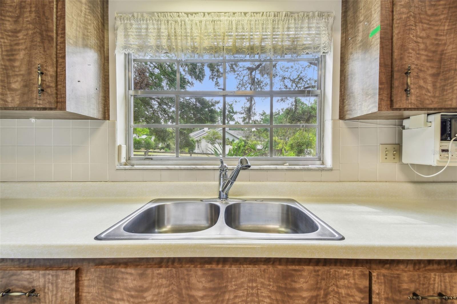 Image 24 of 72 For 103 Hickory Creek Boulevard