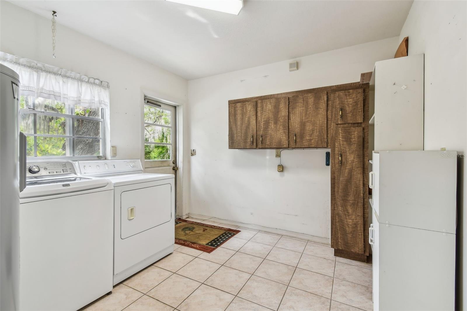 Image 29 of 72 For 103 Hickory Creek Boulevard