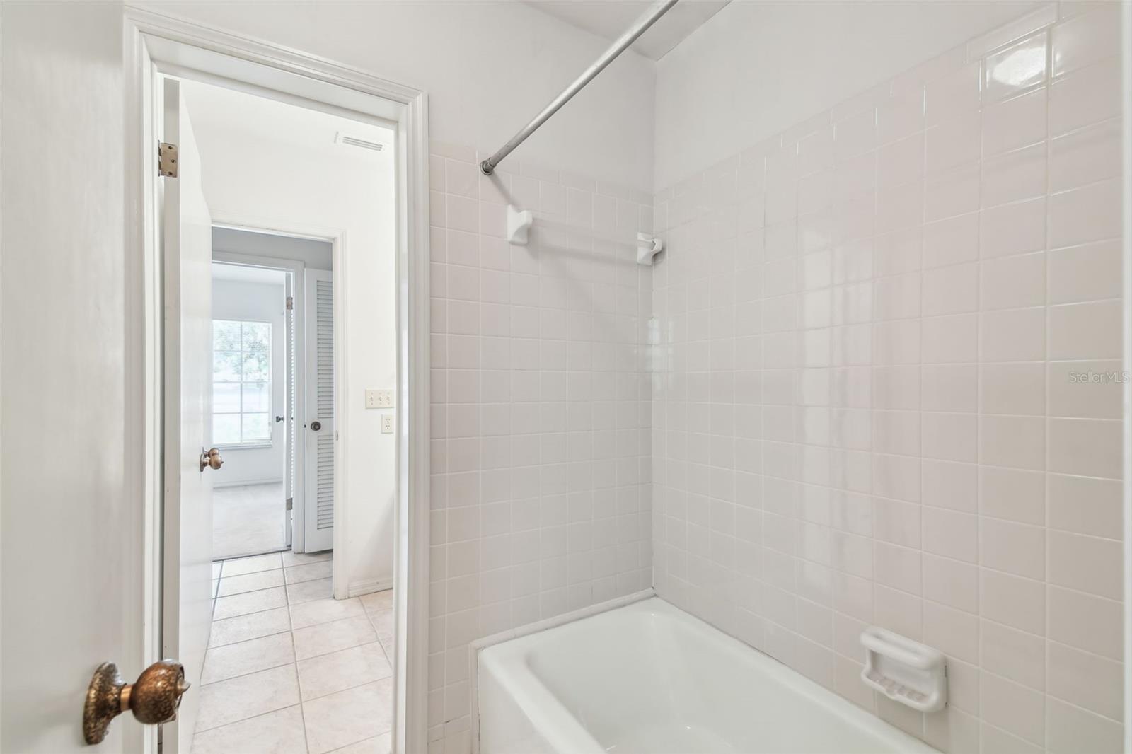 Image 31 of 72 For 103 Hickory Creek Boulevard