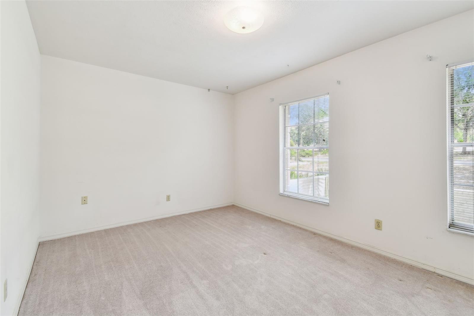 Image 33 of 72 For 103 Hickory Creek Boulevard