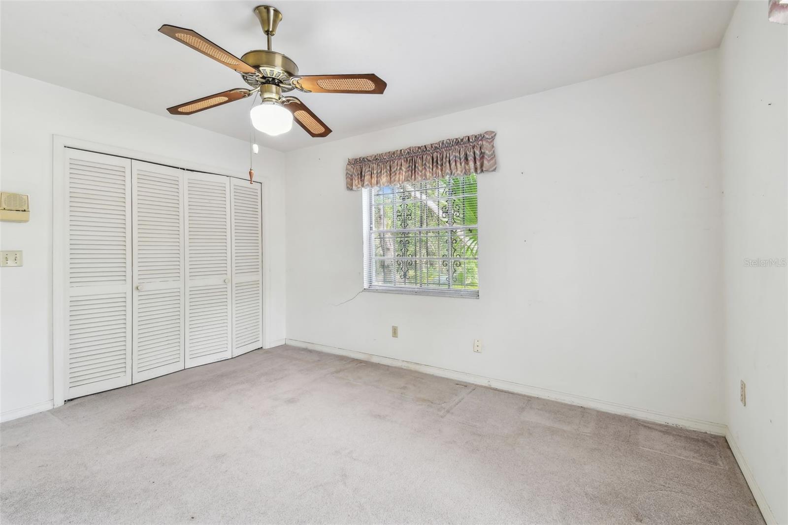 Image 38 of 72 For 103 Hickory Creek Boulevard