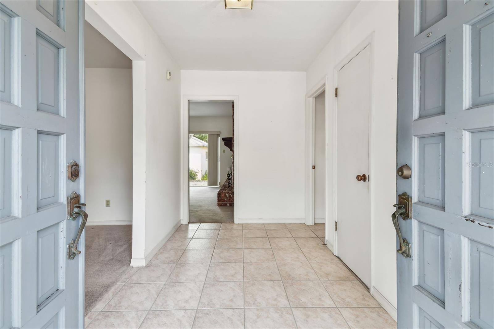 Image 4 of 72 For 103 Hickory Creek Boulevard