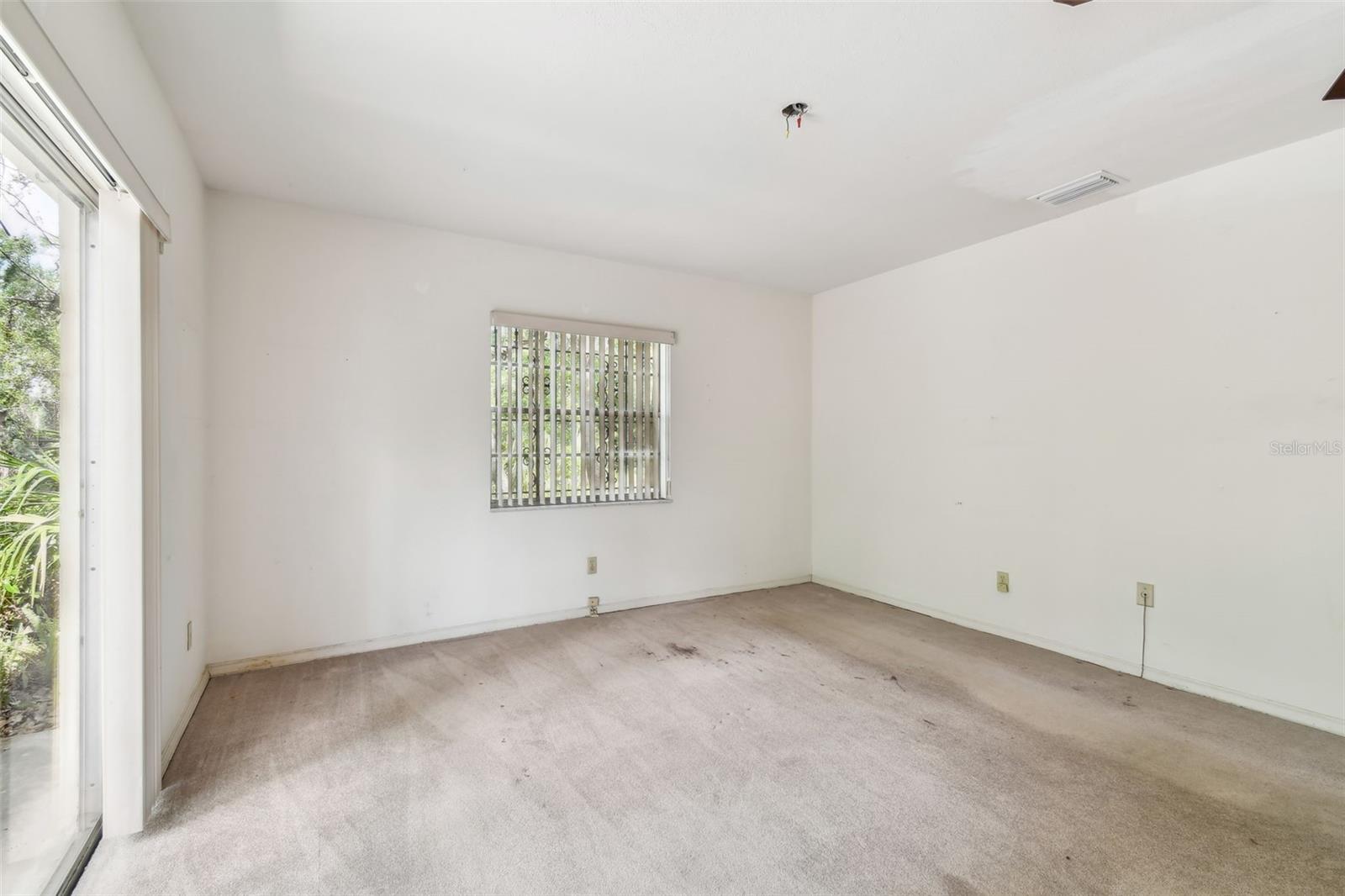 Image 42 of 72 For 103 Hickory Creek Boulevard