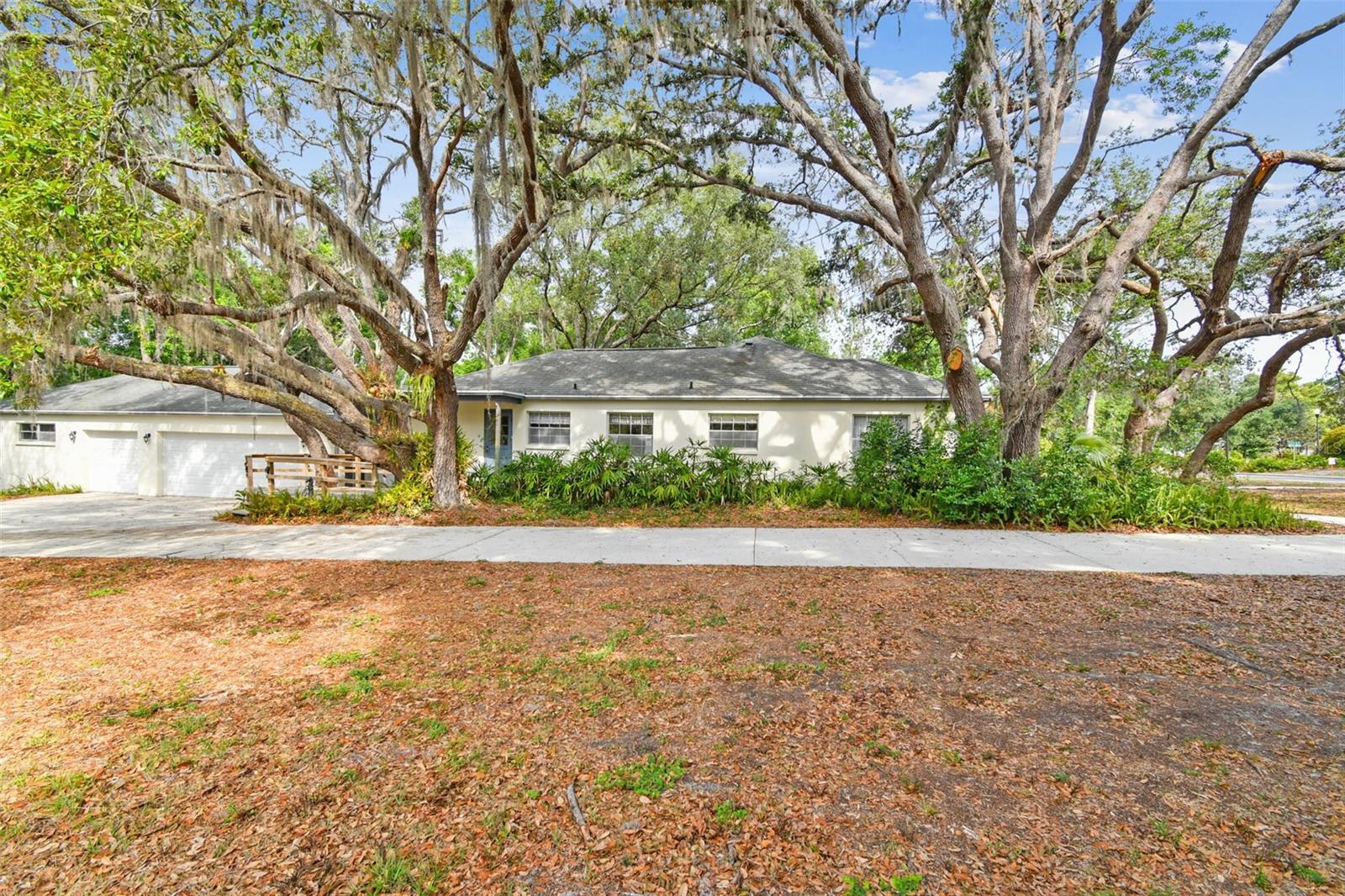 Image 55 of 72 For 103 Hickory Creek Boulevard