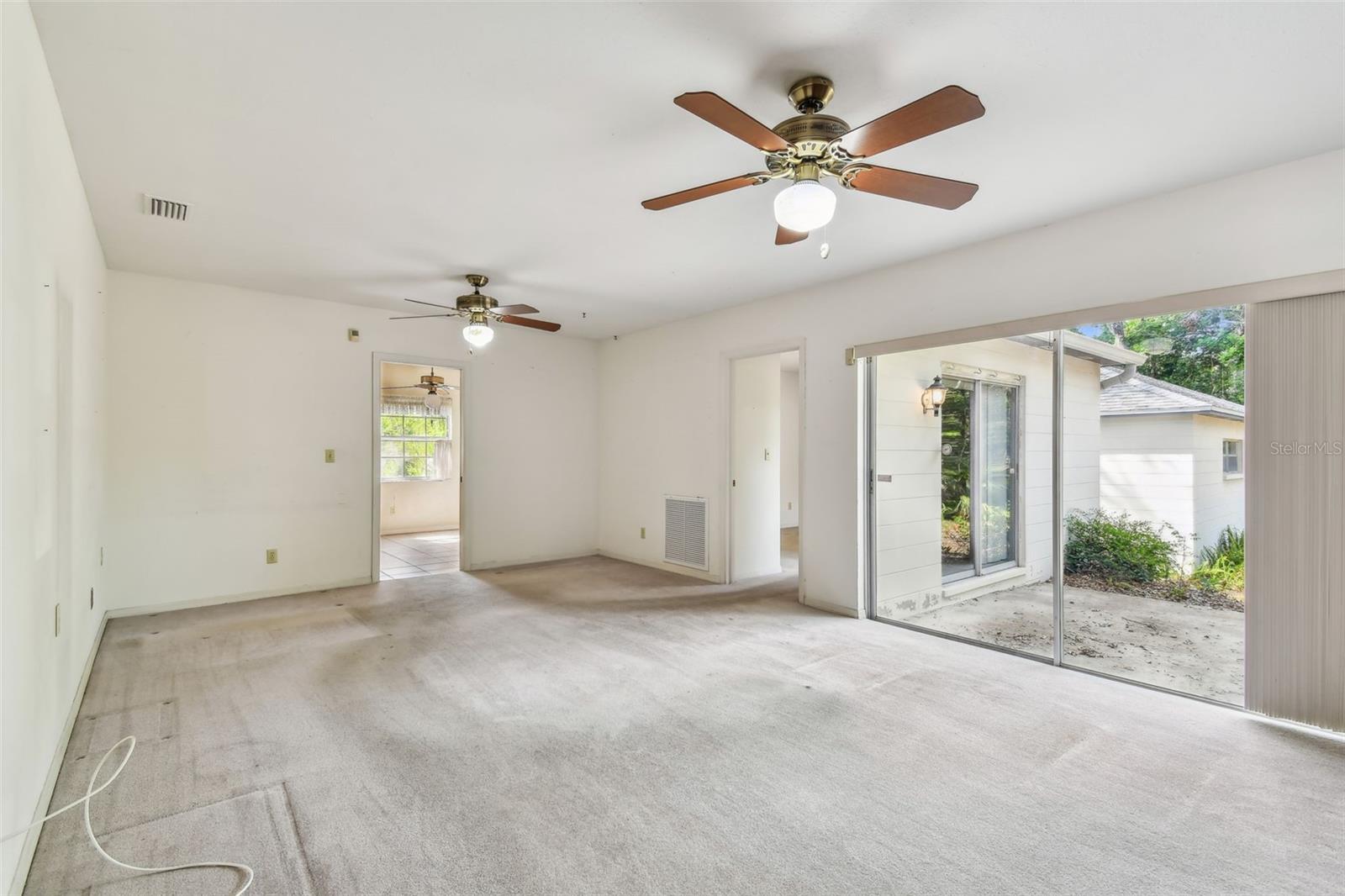 Image 8 of 72 For 103 Hickory Creek Boulevard