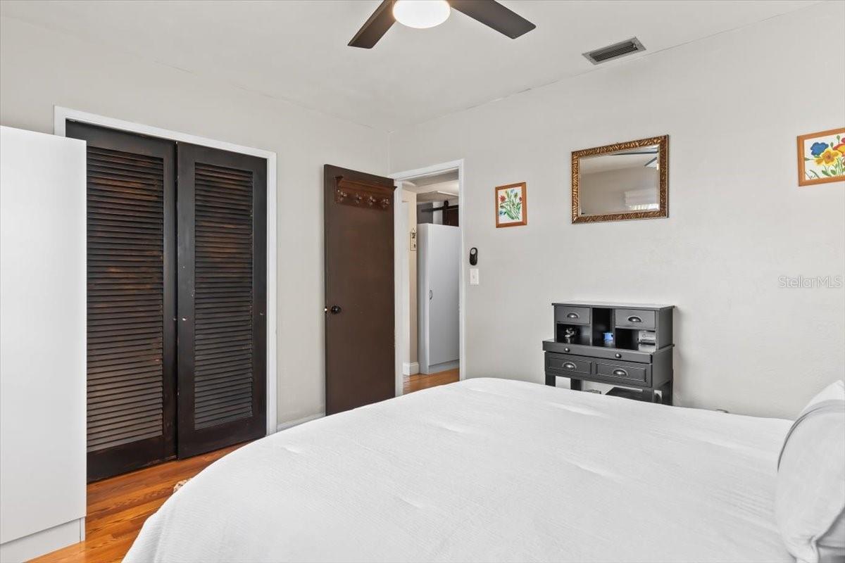 Image 23 of 53 For 6698 35th Avenue N