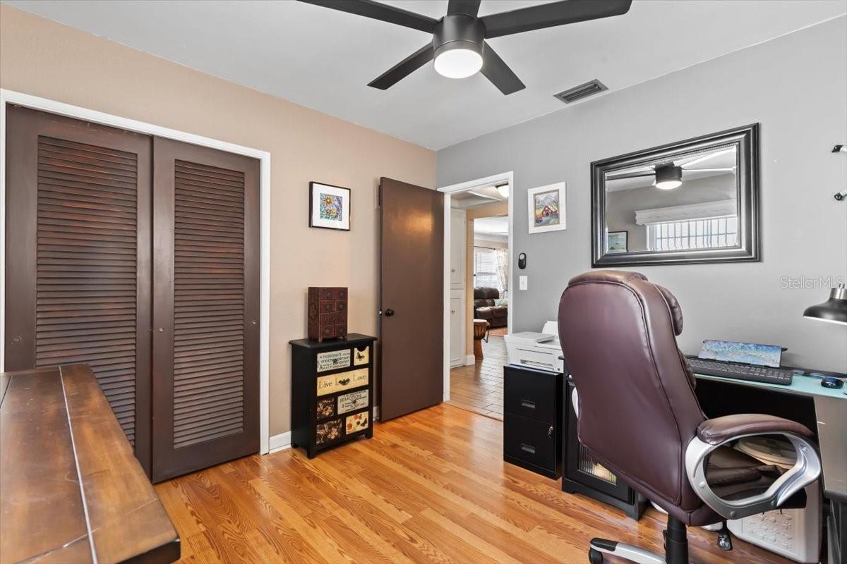 Image 26 of 53 For 6698 35th Avenue N
