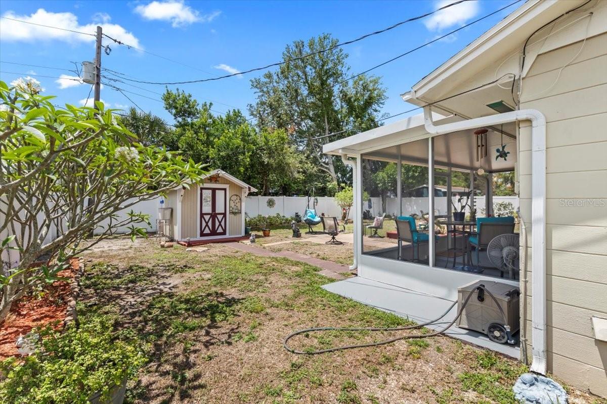 Image 33 of 53 For 6698 35th Avenue N