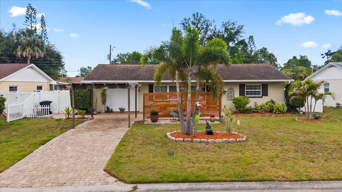Image 37 of 53 For 6698 35th Avenue N
