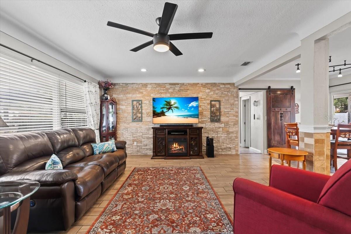 Image 5 of 53 For 6698 35th Avenue N