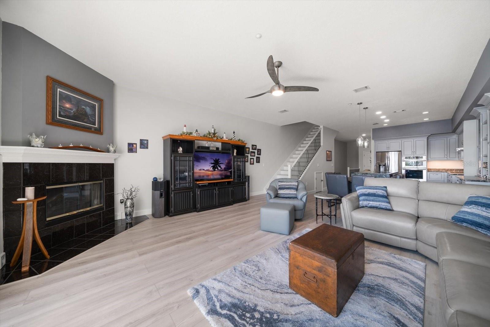 Image 21 of 52 For 9939 1st Street E