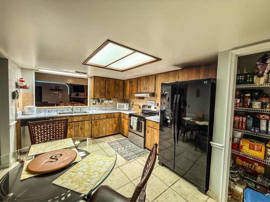 Listing photo id 5 for 35058 Whispering Oaks Boulevard