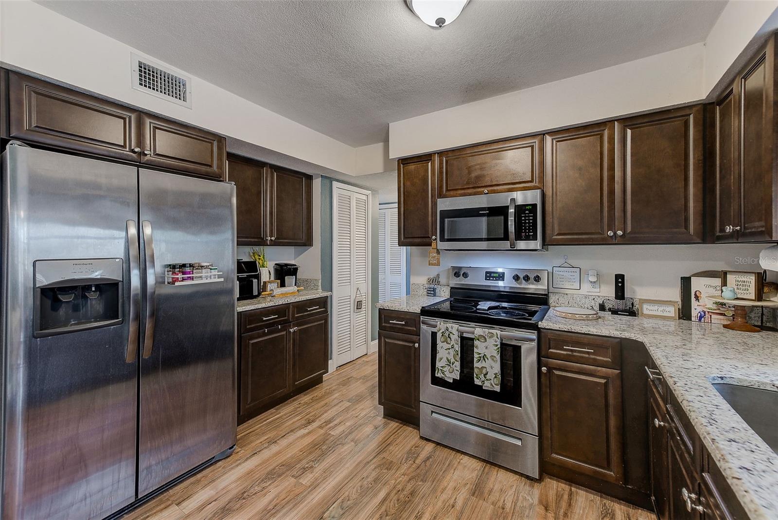 Image 9 of 29 For 1433 Spring Lane