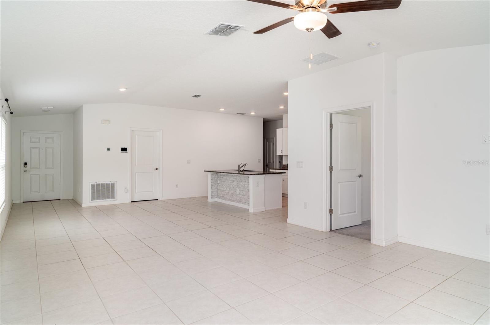 Image 10 of 28 For 5518 Blue Azure Drive