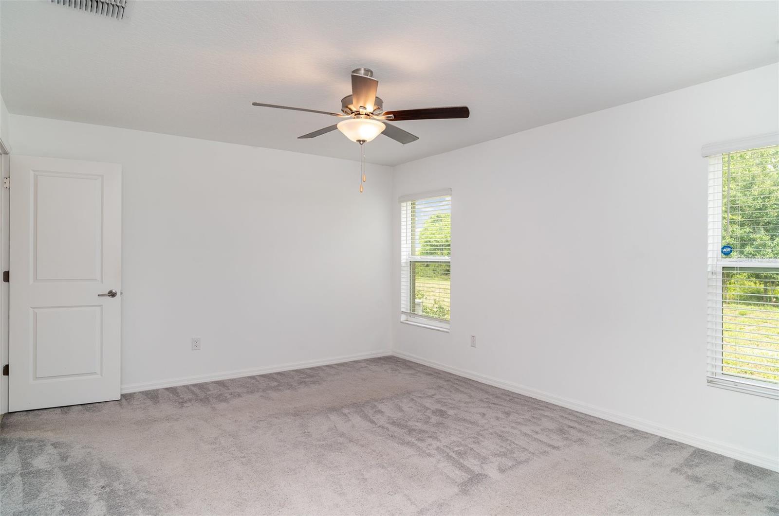 Image 16 of 28 For 5518 Blue Azure Drive