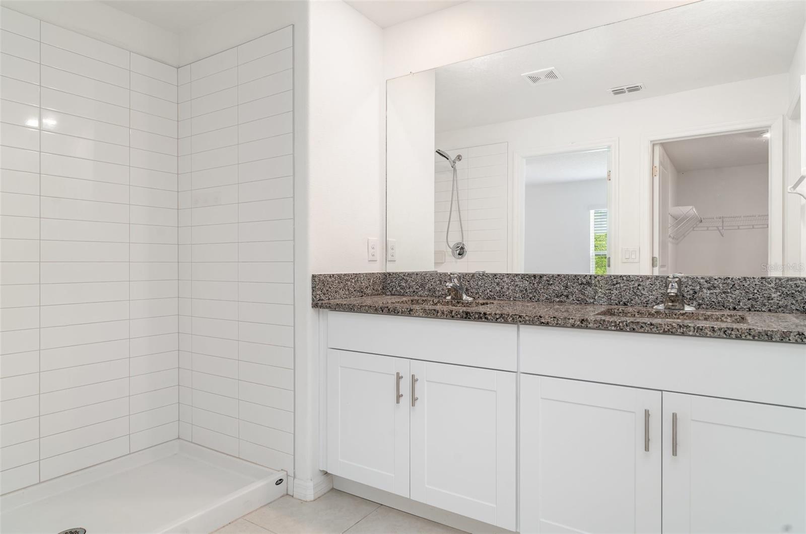 Image 18 of 28 For 5518 Blue Azure Drive