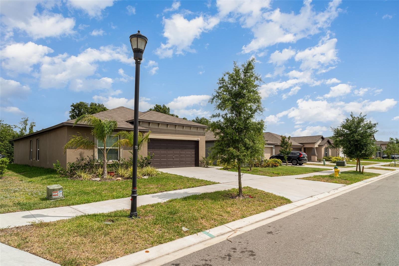 Image 3 of 28 For 5518 Blue Azure Drive