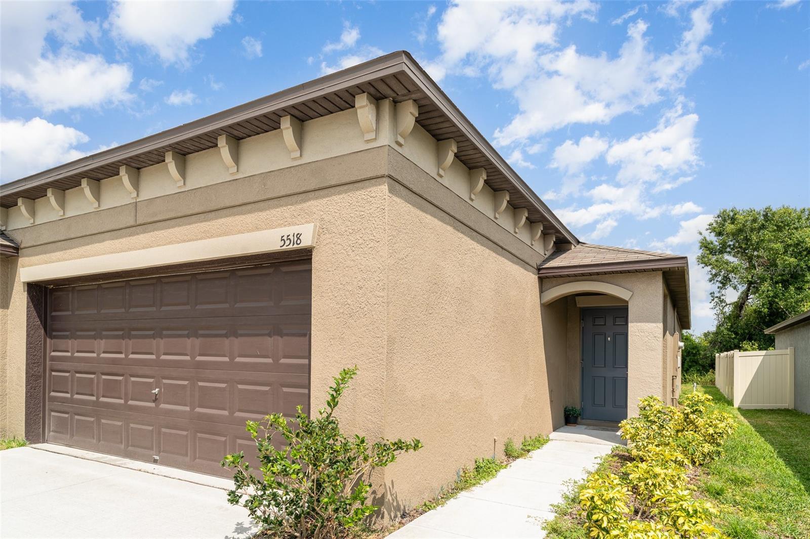 Image 5 of 28 For 5518 Blue Azure Drive