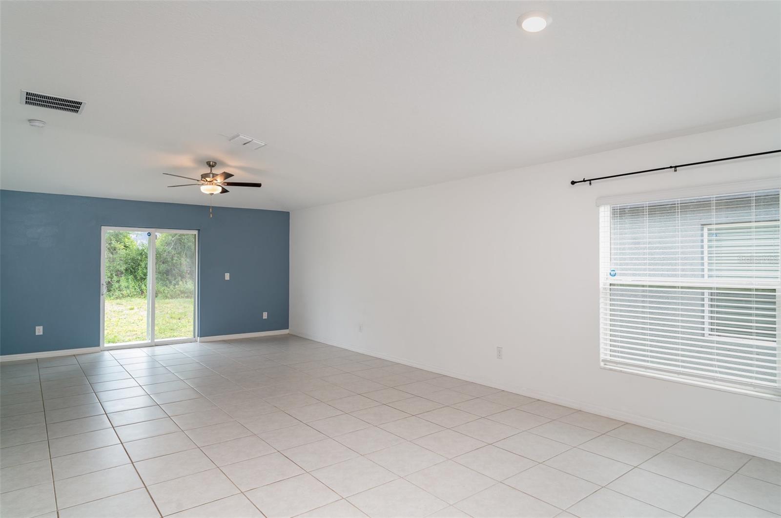 Image 7 of 28 For 5518 Blue Azure Drive