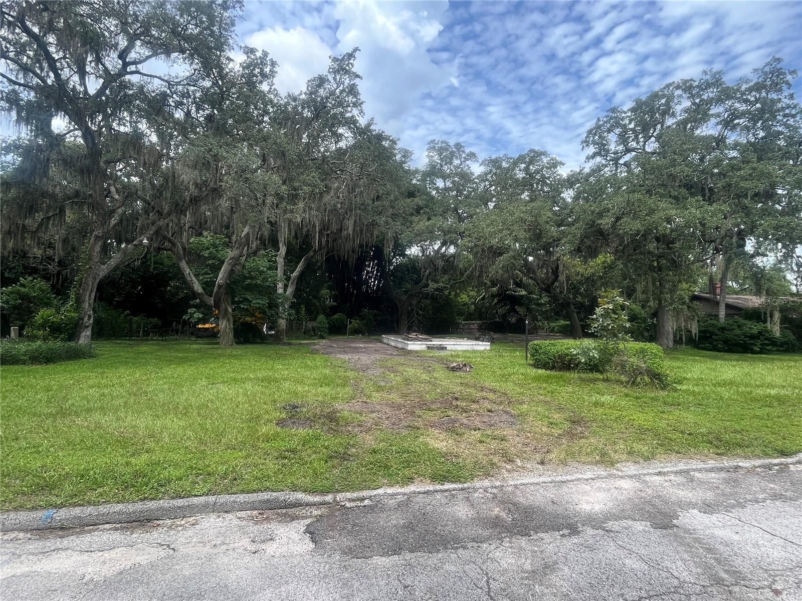 Listing Details for 6744 Stark Road, SEFFNER, FL 33584