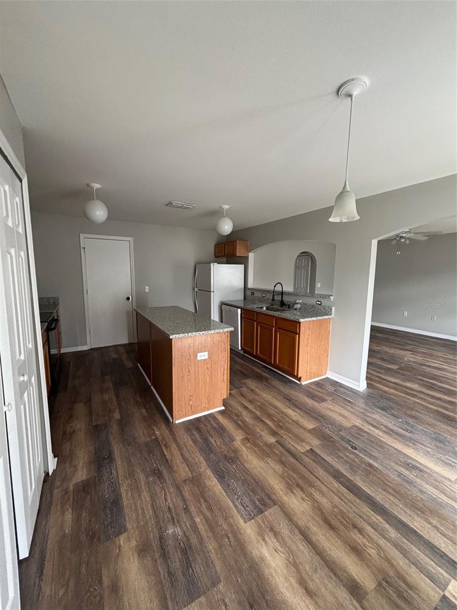 Image 8 of 37 For 11102 Summer Star Drive