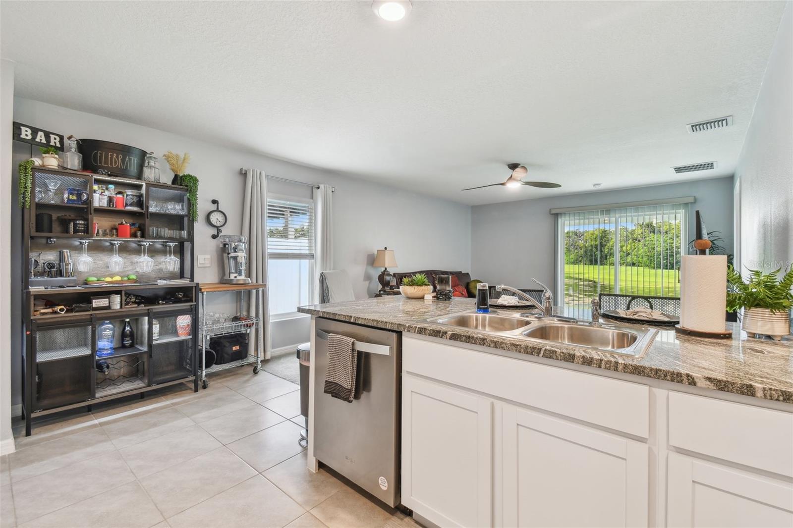 Listing photo id 8 for 36673 Spanish Rose Drive