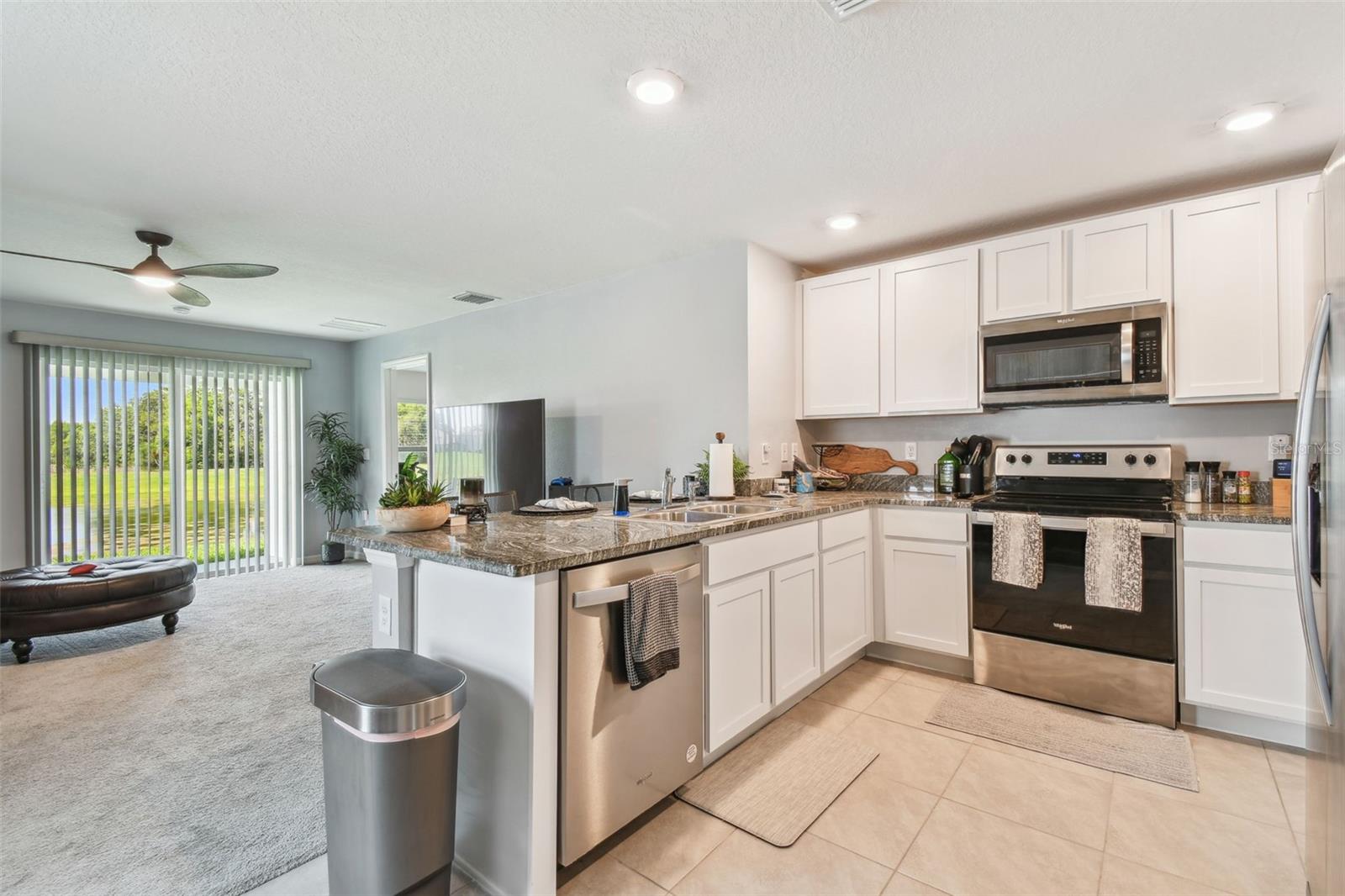 Listing photo id 11 for 36673 Spanish Rose Drive