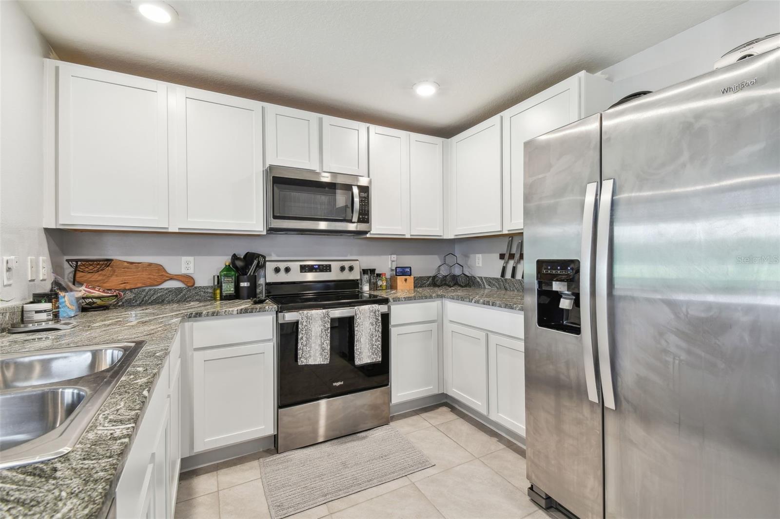 Listing photo id 16 for 36673 Spanish Rose Drive