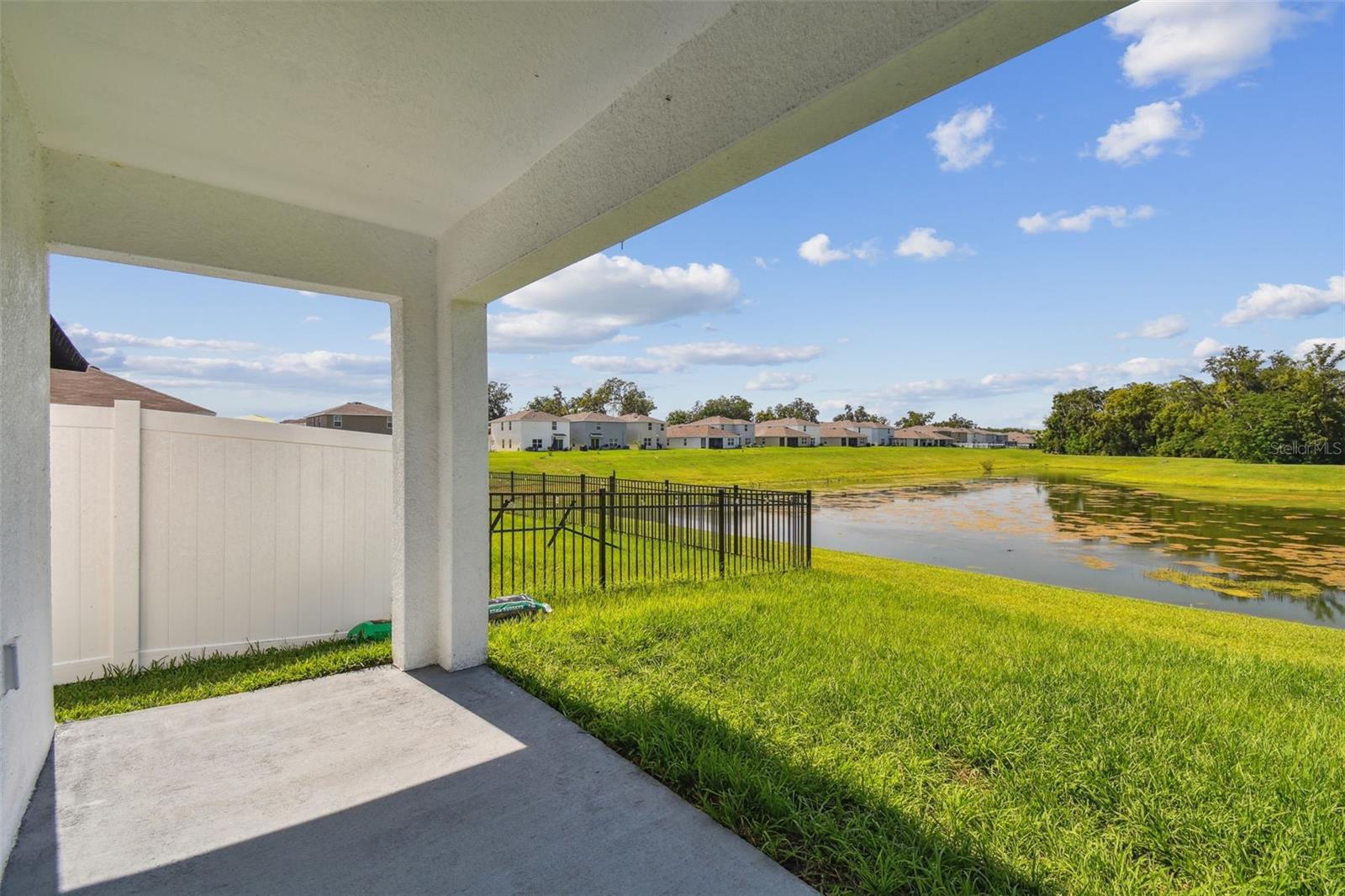Listing photo id 1 for 36673 Spanish Rose Drive