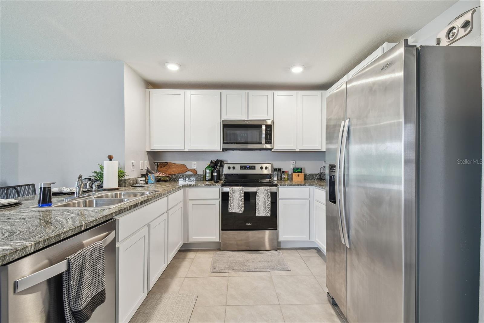 Listing photo id 7 for 36673 Spanish Rose Drive