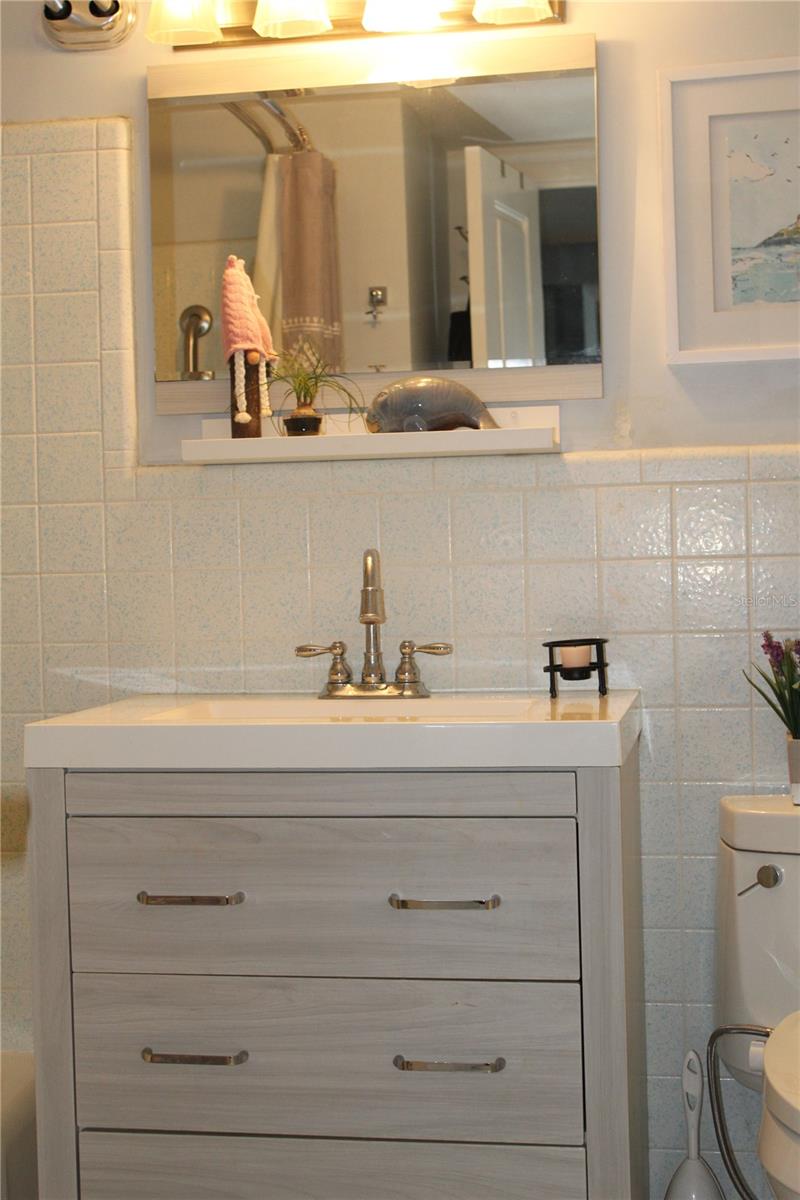 Image 34 of 56 For 7200 Sunshine Skyway Lane S 2e