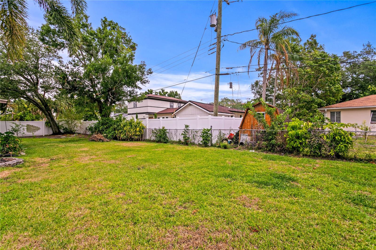 Image 22 of 54 For 493 Lucerne Avenue