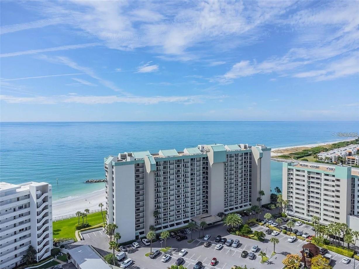 Listing photo id 3 for 7100 Sunset Way 1006