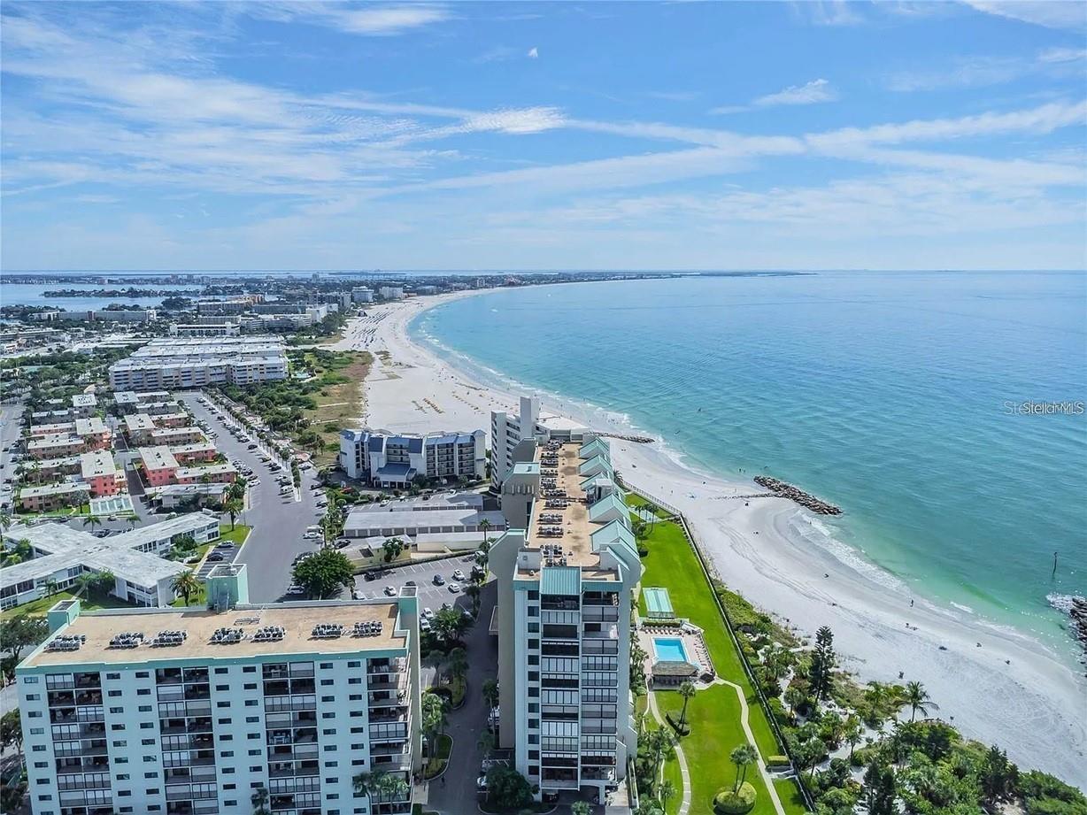 Listing photo id 5 for 7100 Sunset Way 1006