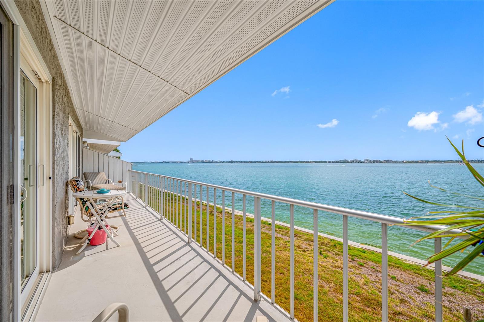 Image 30 of 37 For 1351 Gulf Boulevard 209