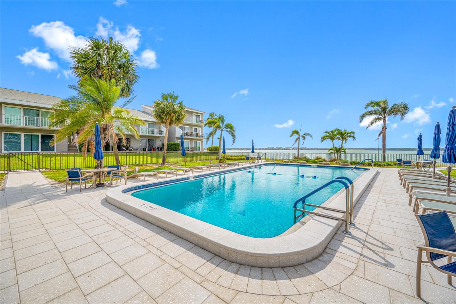 Image 4 of 37 For 1351 Gulf Boulevard 209