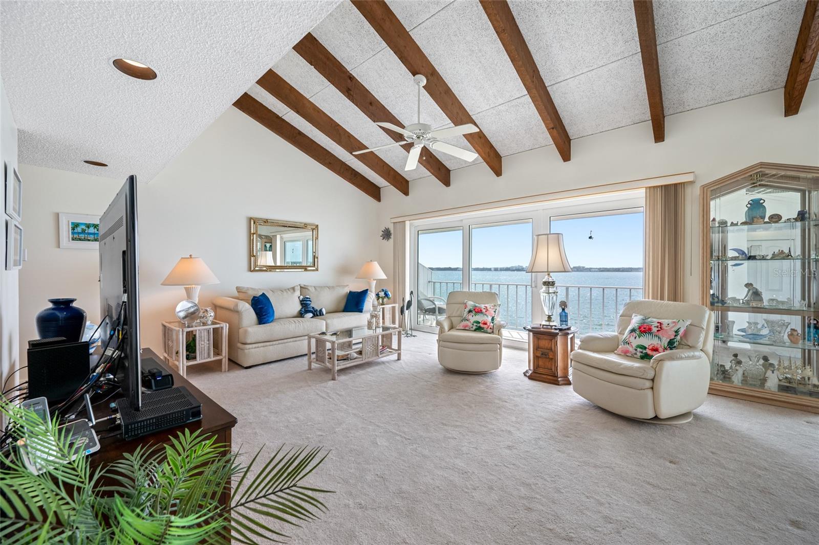 Image 8 of 37 For 1351 Gulf Boulevard 209