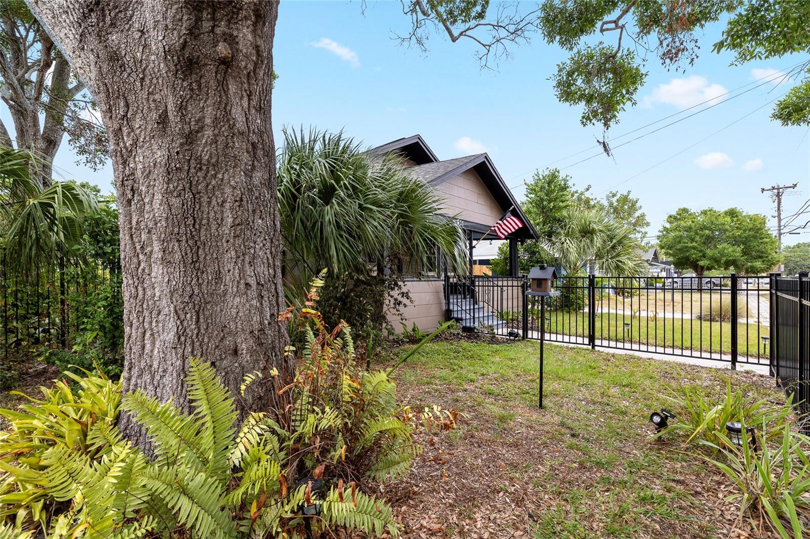 Image 17 of 29 For 931 28th Avenue N